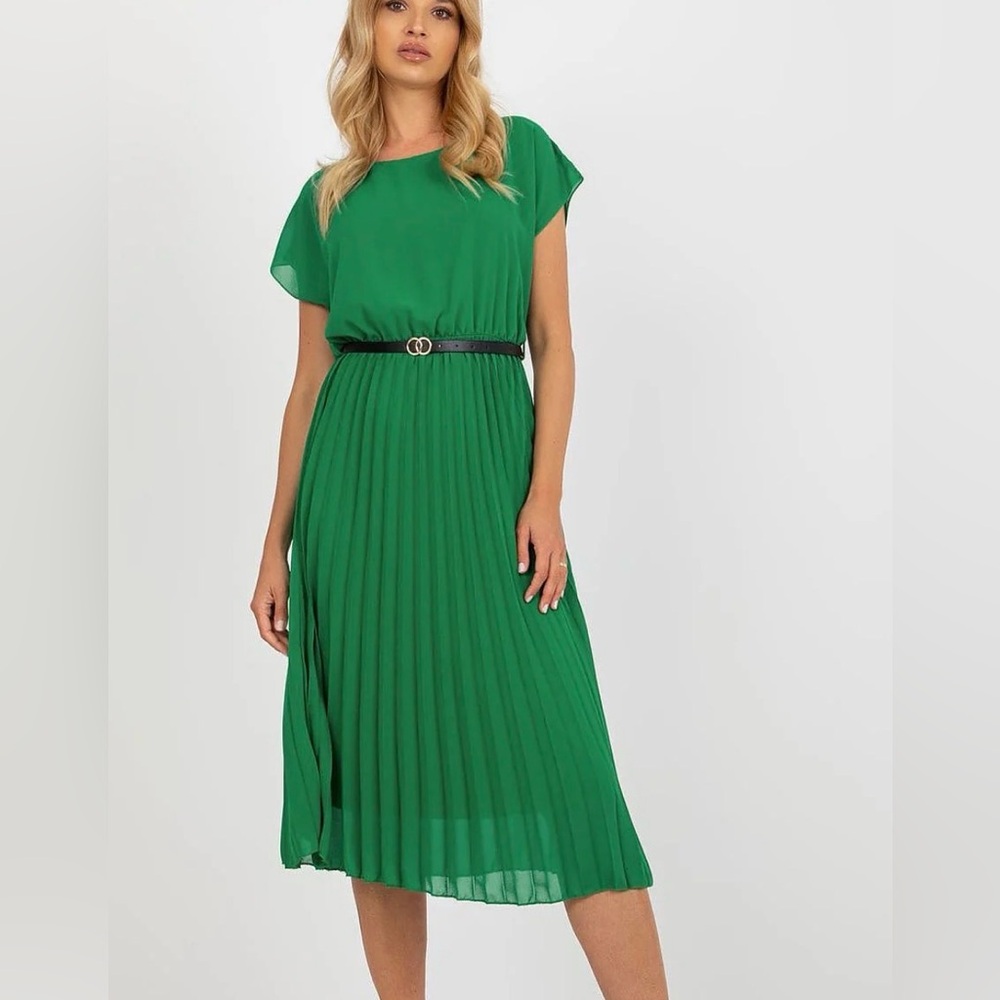 Elizabeth & Nicole Green Pleated Classic trendy Midi Dress with belt, Size M